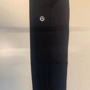 Lululemon black leggings, 6